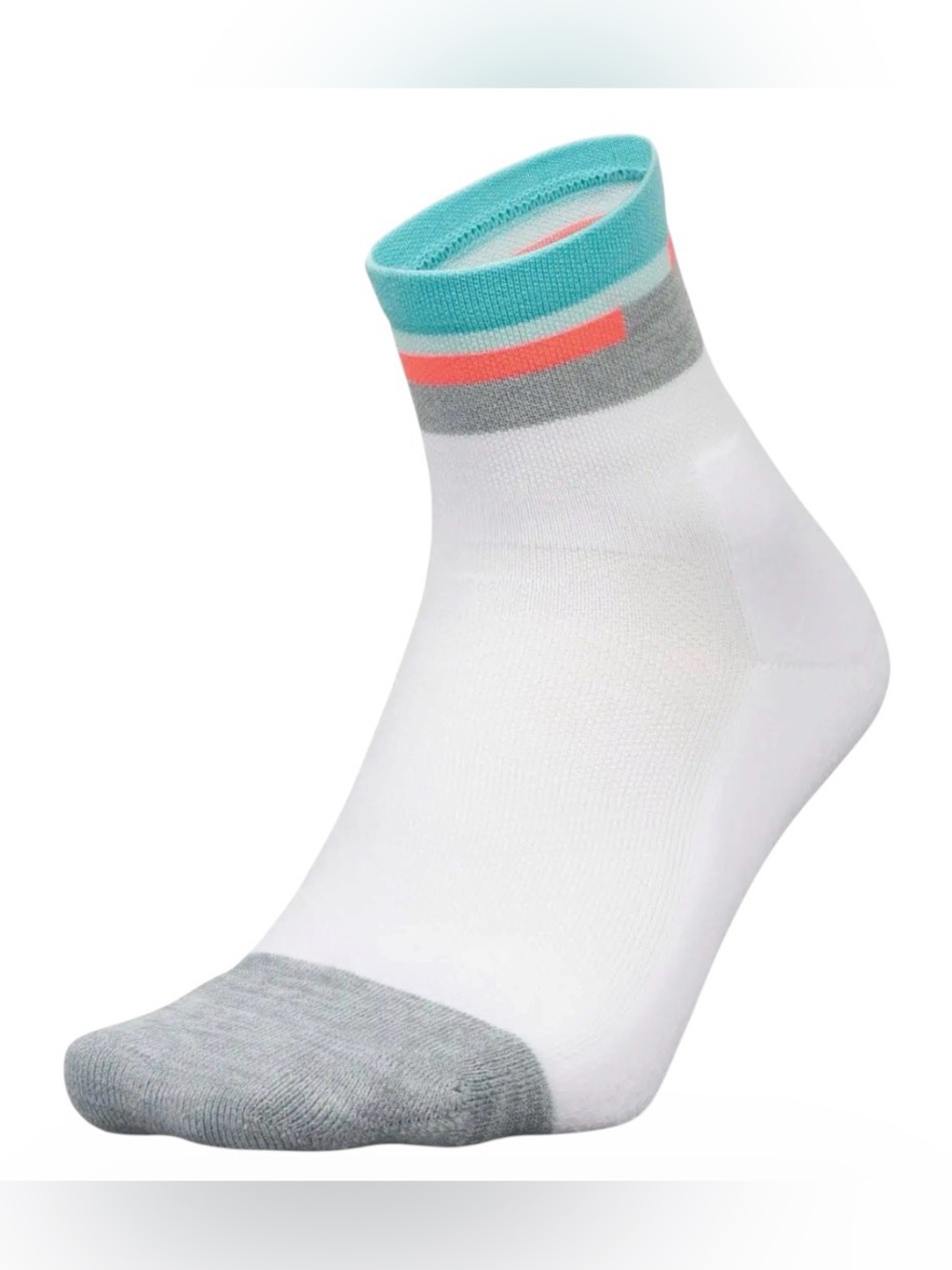 Feetures Women's Light Cushion Socks Small
